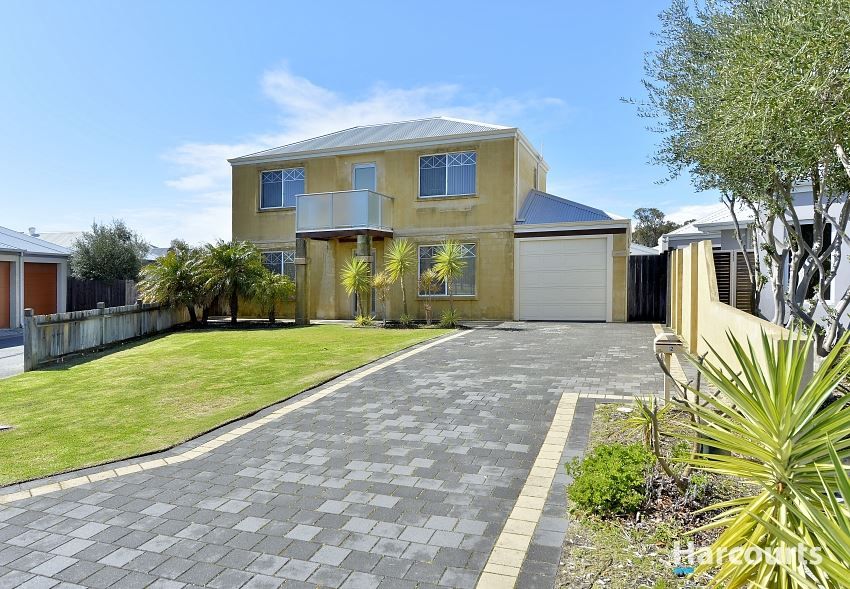 4 bedrooms House in 12 Pacifica Way DUDLEY PARK WA, 6210