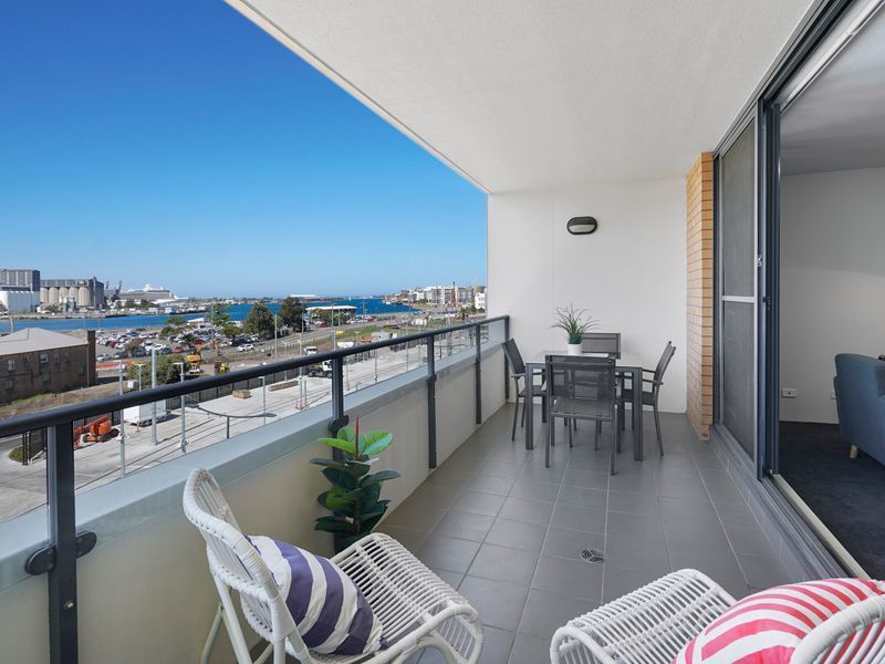 2 bedrooms Apartment / Unit / Flat in 4407/25 Beresford Street NEWCASTLE WEST NSW, 2302
