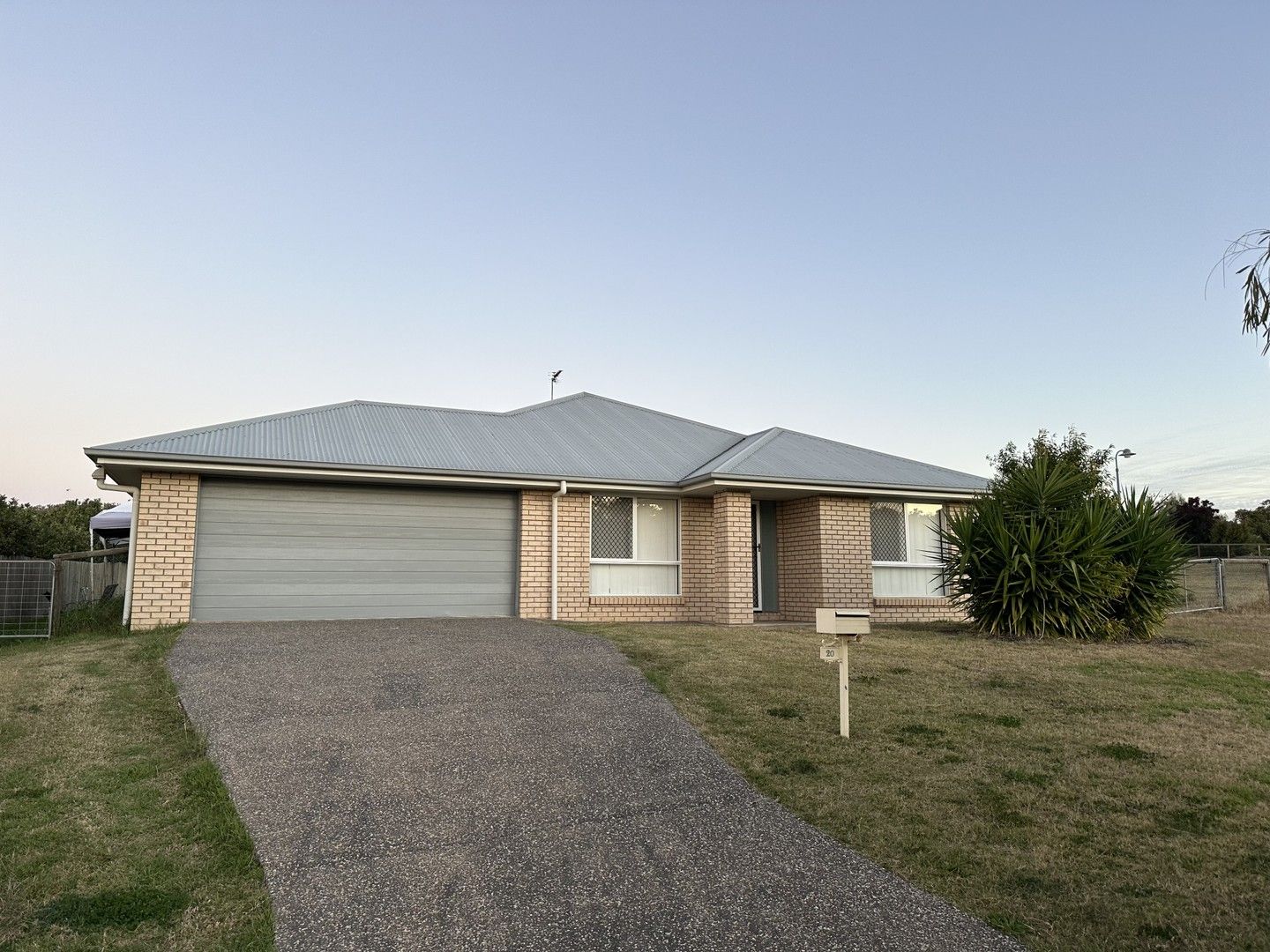 5 bedrooms House in 20 Monarch Street MERINGANDAN WEST QLD, 4352