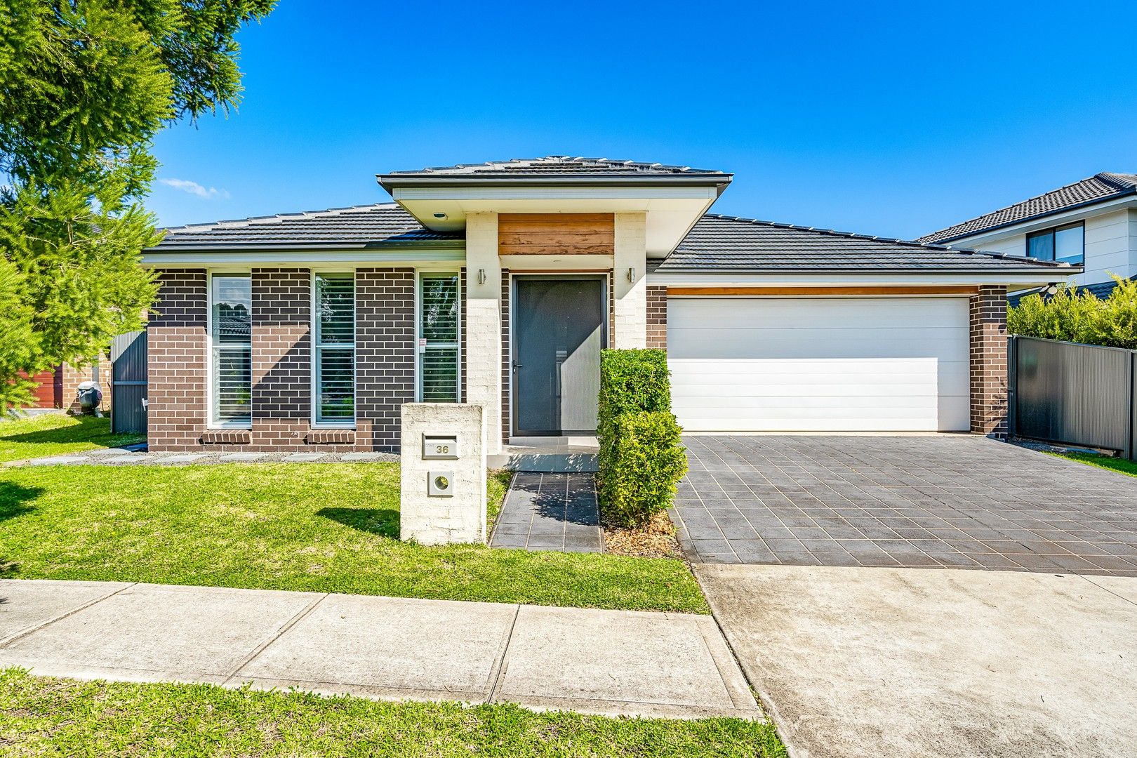 4 bedrooms House in 36 Lawler Street ROPES CROSSING NSW, 2760
