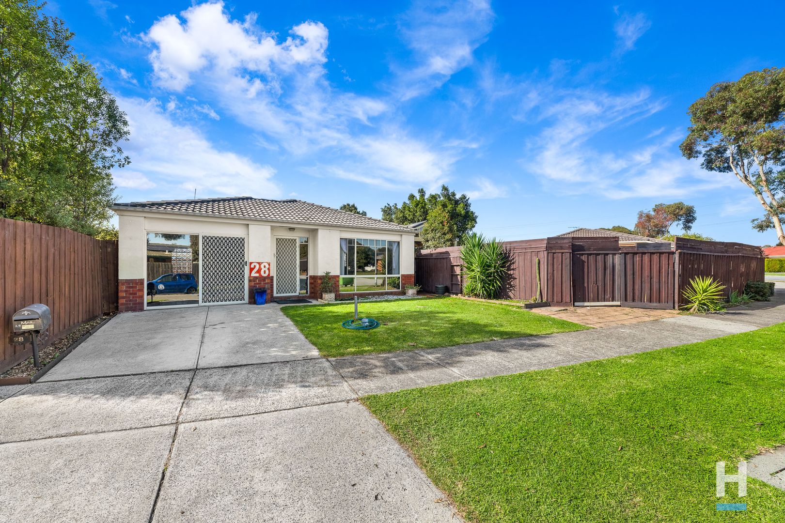 28 Linda Drive, Cranbourne West VIC 3977, Image 2