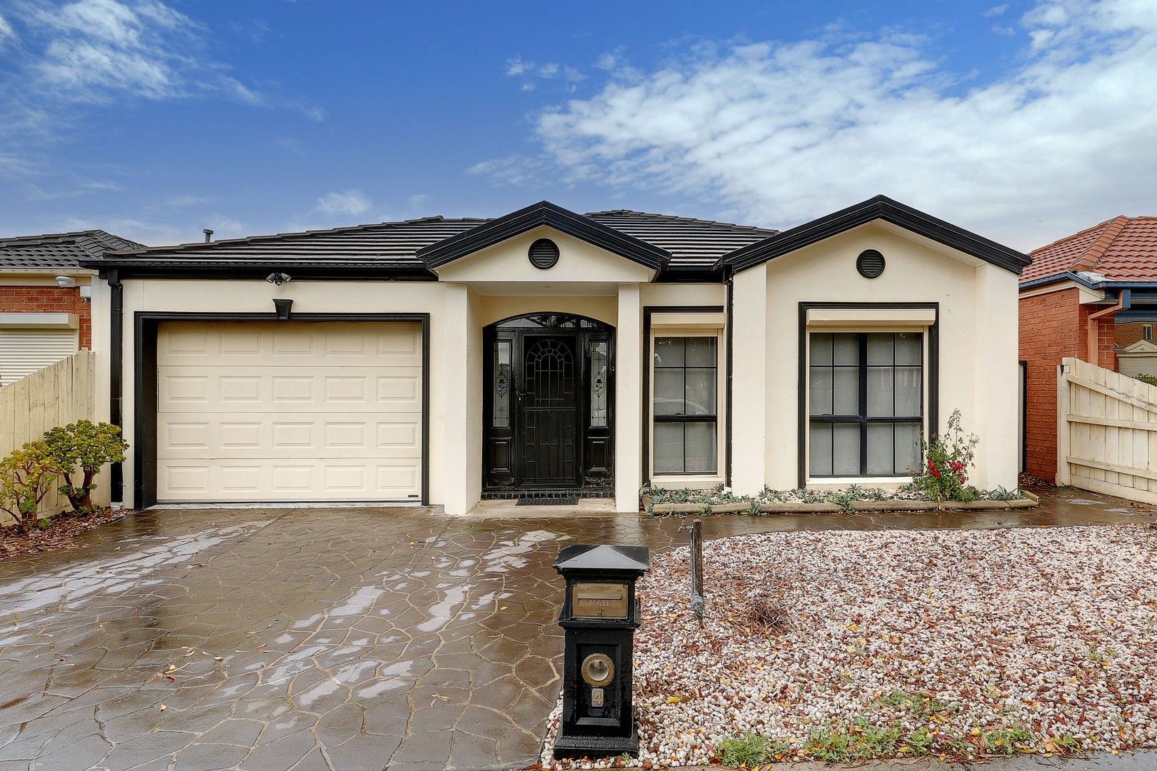 4 bedrooms House in 4 Marne Drive ROXBURGH PARK VIC, 3064