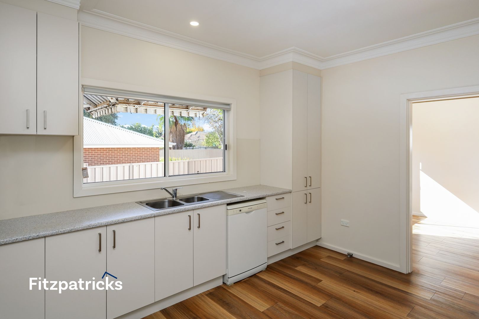 37 Fernleigh Road, Turvey Park NSW 2650, Image 2