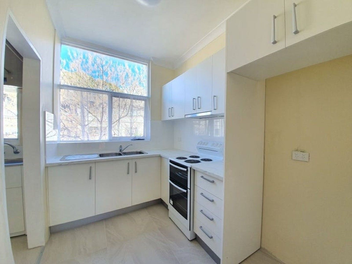 1 bedrooms Apartment / Unit / Flat in 13/7-9 Bellevue Parade HURSTVILLE NSW, 2220