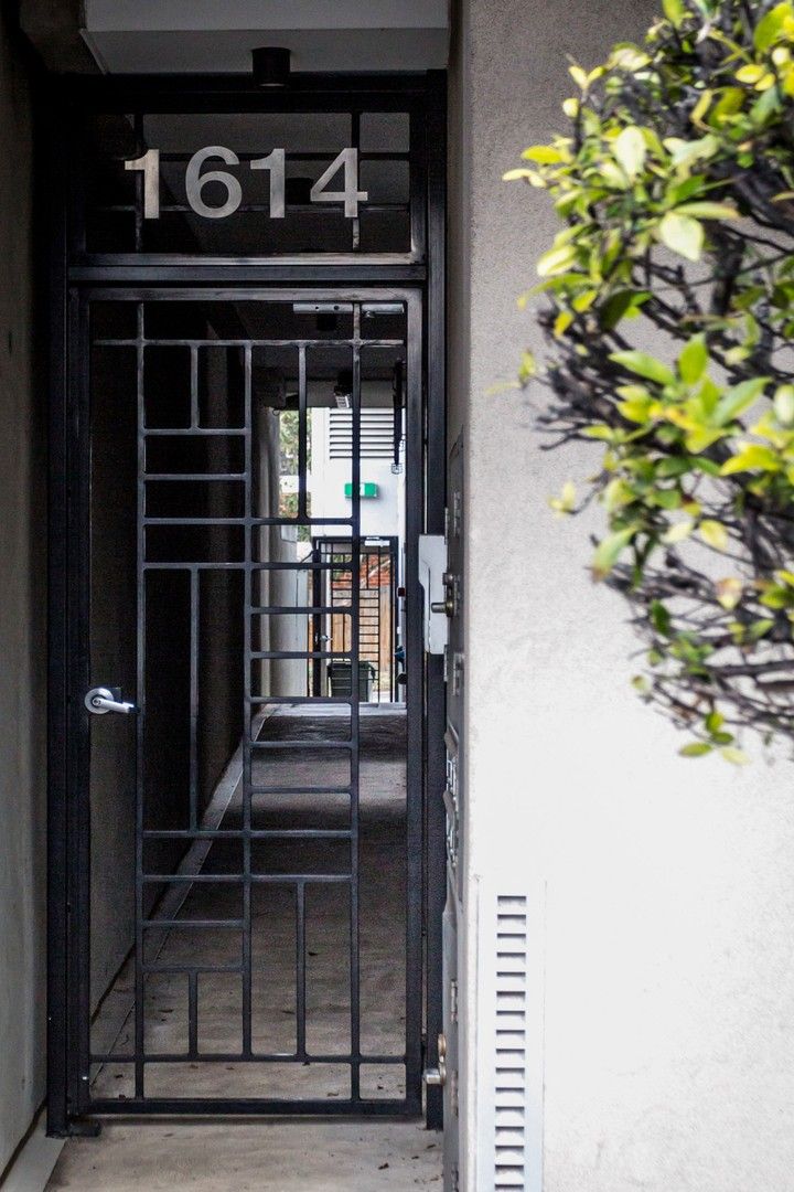 2 bedrooms Apartment / Unit / Flat in 4/1614 High Street GLEN IRIS VIC, 3146