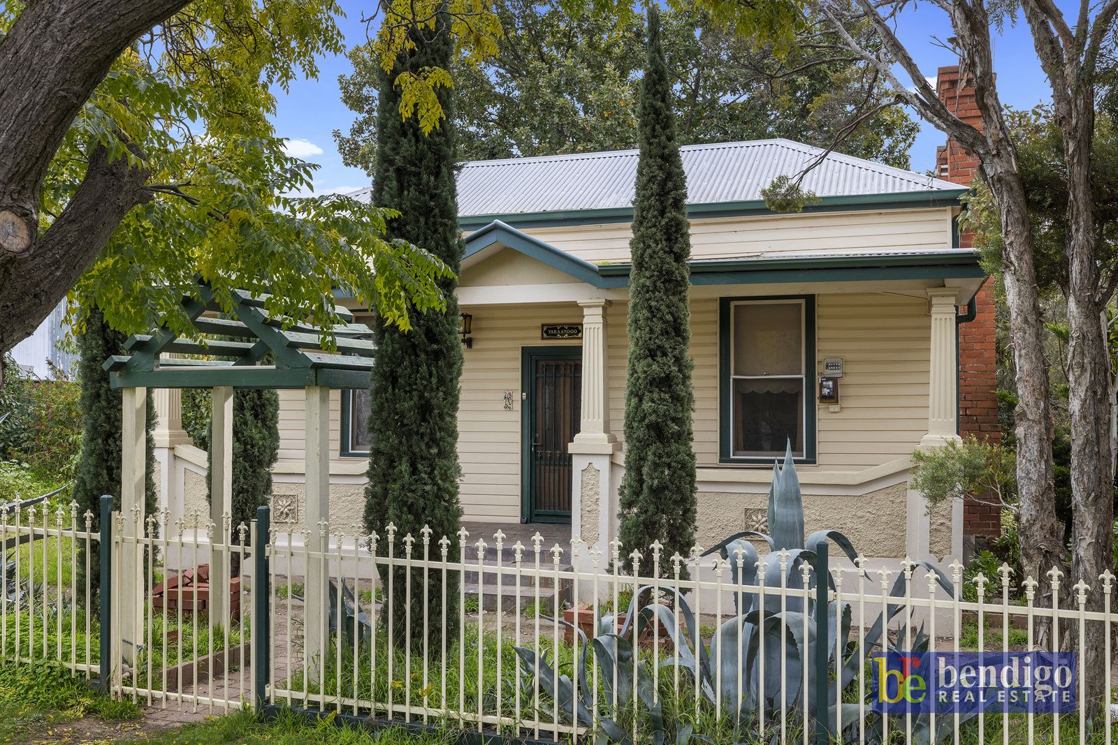3 bedrooms House in 10 Dowding Street CALIFORNIA GULLY VIC, 3556