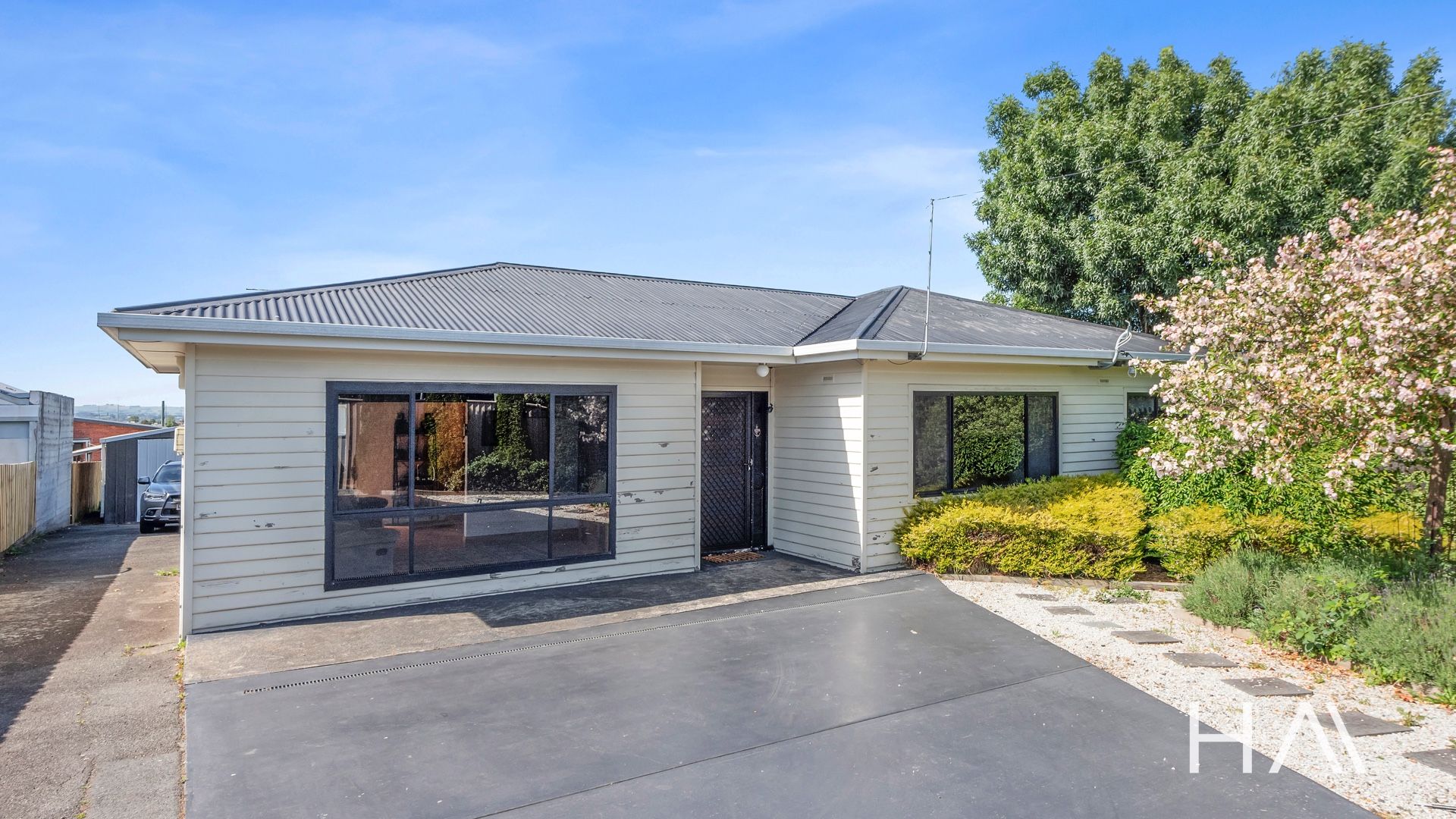 18 Walkers Avenue, Newnham TAS 7248, Image 0