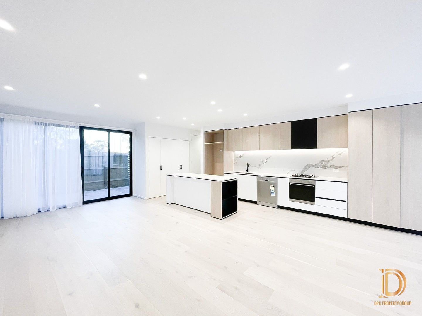 4 bedrooms Townhouse in 10 Blackwood Close COBURG VIC, 3058