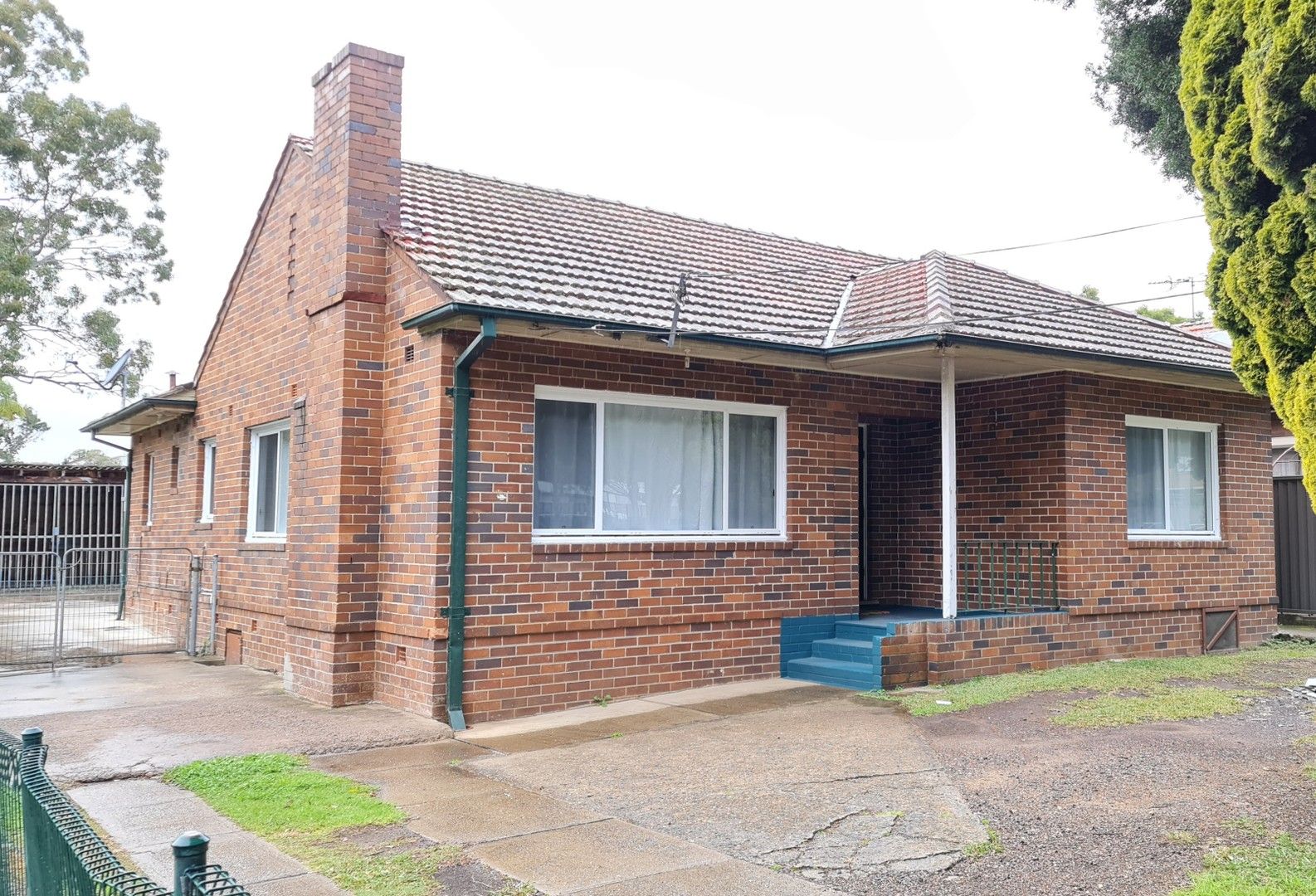 3 bedrooms House in 182 Bonds Road RIVERWOOD NSW, 2210