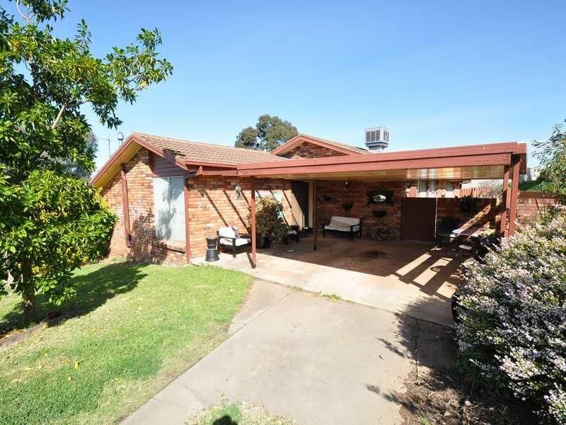 31 Acacia Place, Junee NSW 2663
