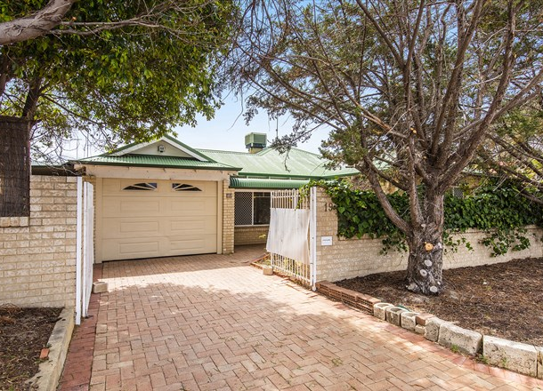 19 Casuarina Drive, Halls Head WA 6210