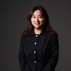 Amy Li, Sales representative