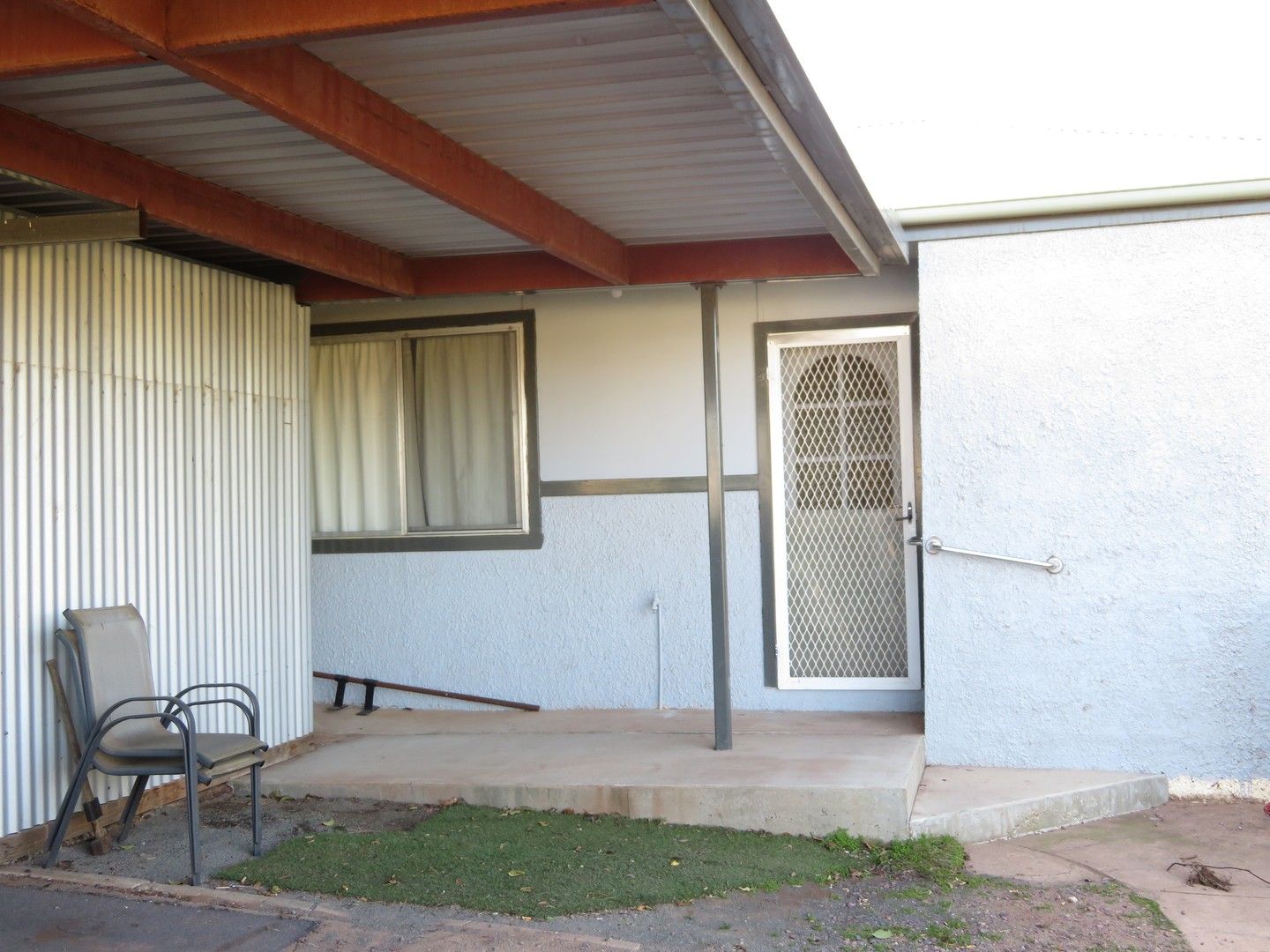 1 bedrooms Apartment / Unit / Flat in 4/2 Waratah Street LEETON NSW, 2705