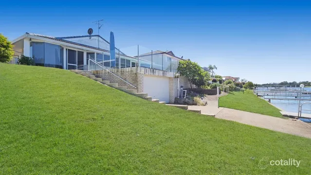 49 Commodore Crescent, Port Macquarie NSW 2444 - Semi-detached For Rent ...