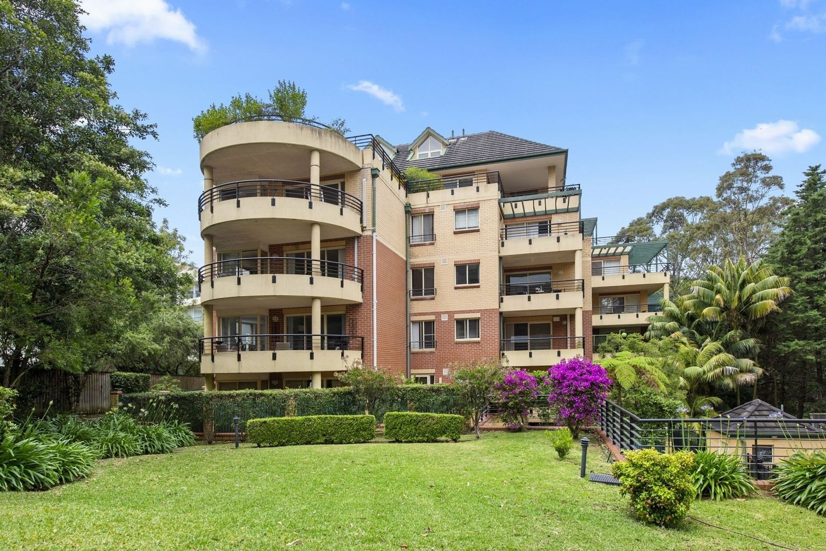 1 bedrooms Apartment / Unit / Flat in 23/1 Eddy Road CHATSWOOD NSW, 2067