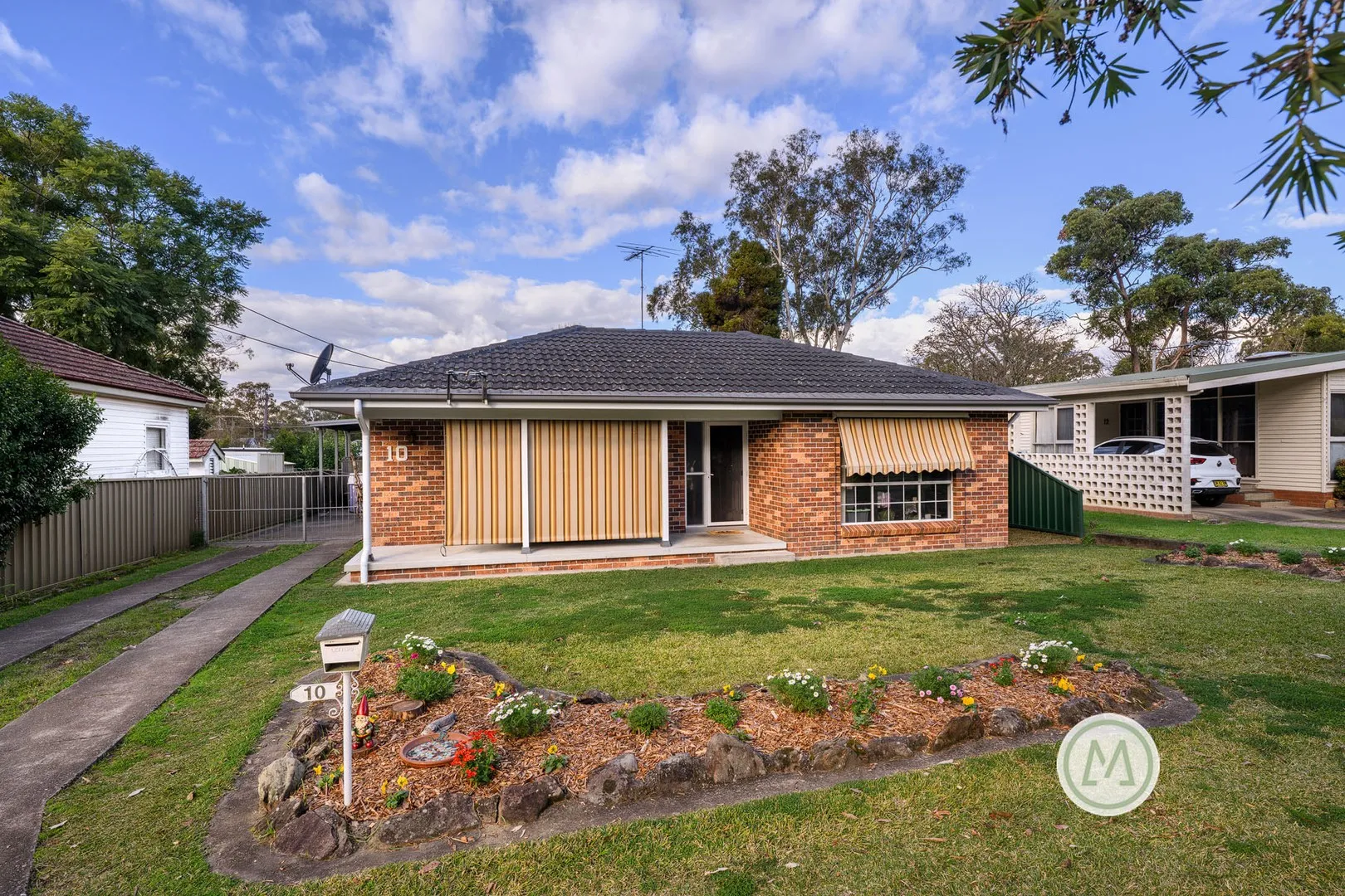 GREAT SIZED FAMILY HOME OFFERING LOADS OF POTENTIAL!, Blaxland