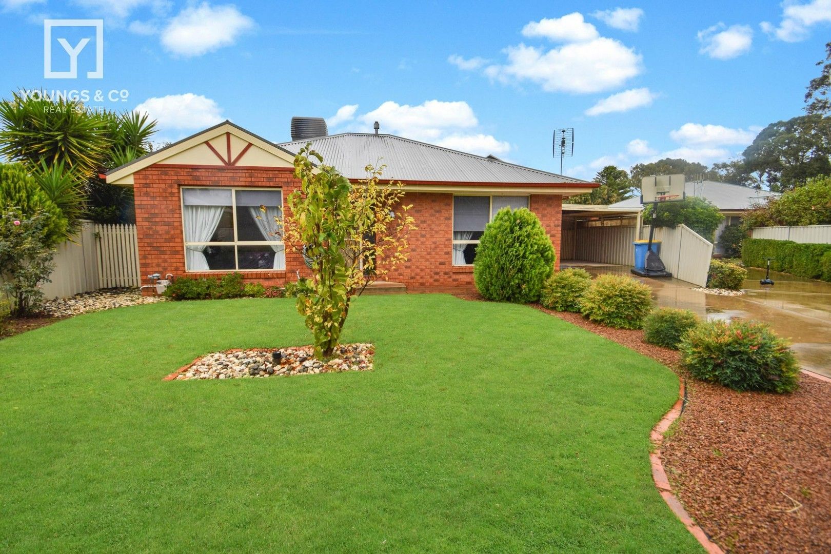 2 bedrooms Apartment / Unit / Flat in Unit 3/12 Homewood Dr MOOROOPNA VIC, 3629