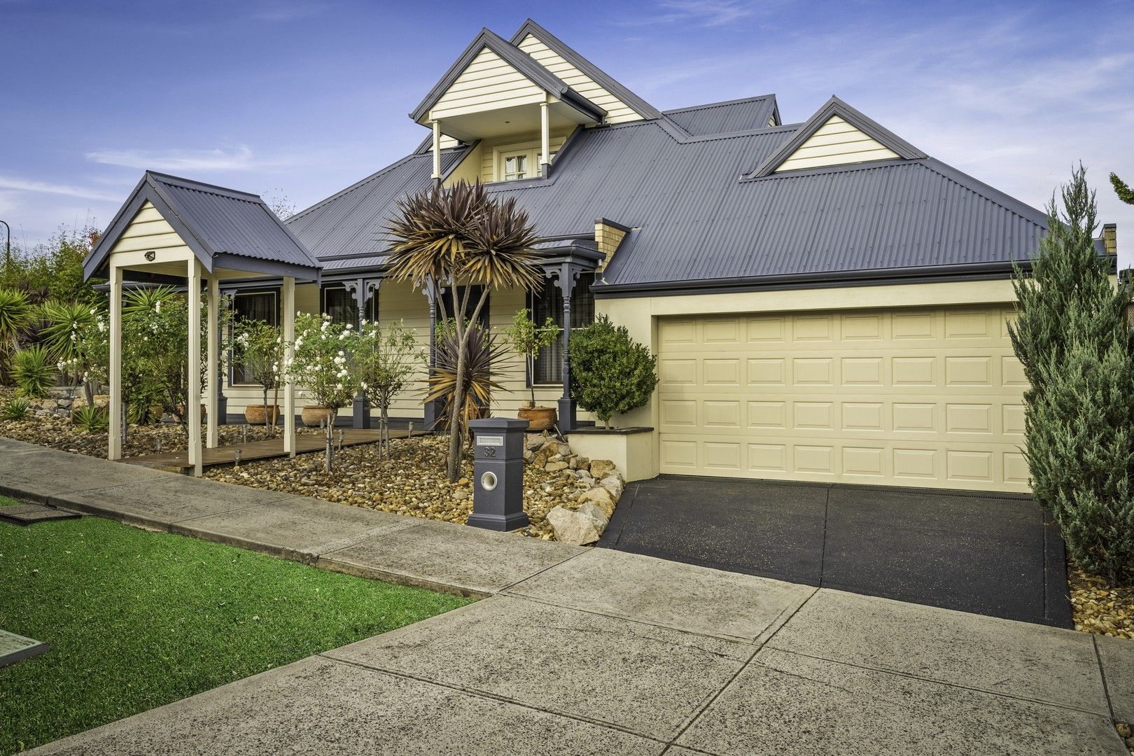 32 Cambridge Drive, Berwick VIC 3806, Image 0