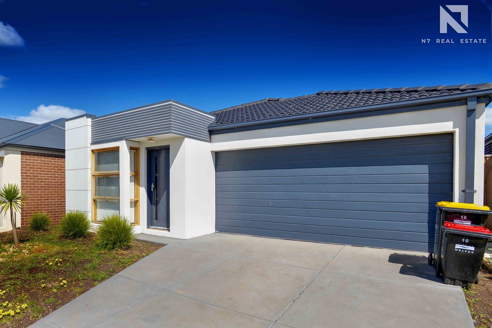3 bedrooms House in 10 Goulding Drive FRASER RISE VIC, 3336