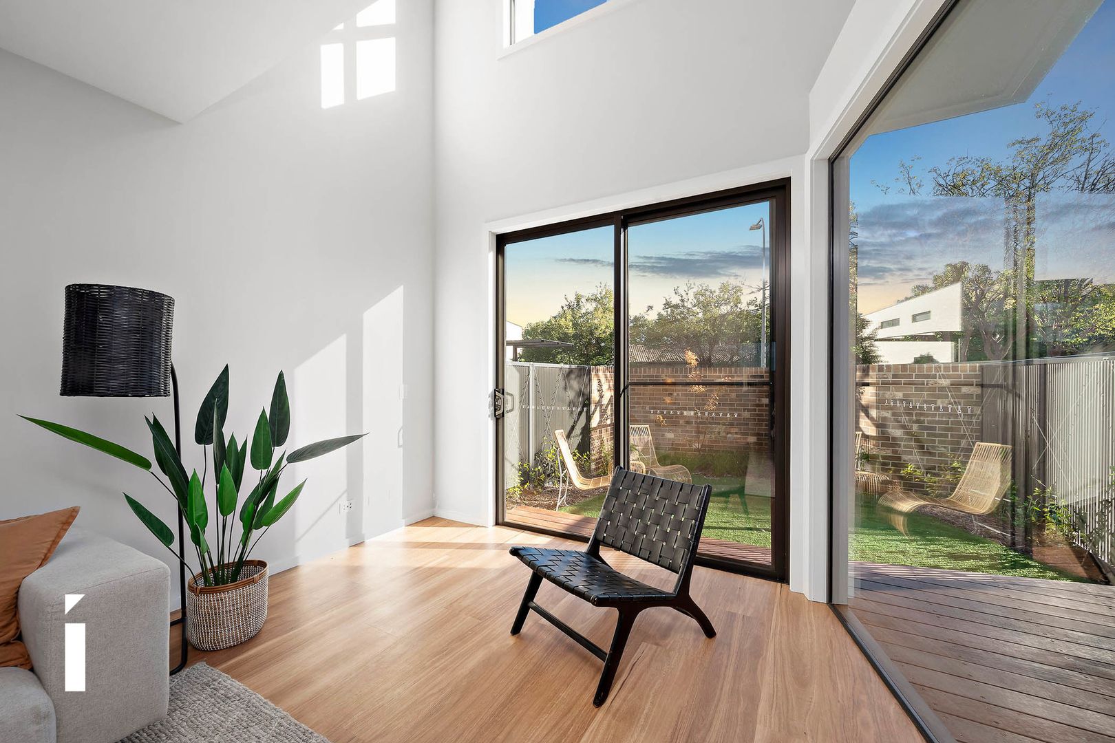 2/1 Coolac Place, Braddon ACT 2612, Image 1