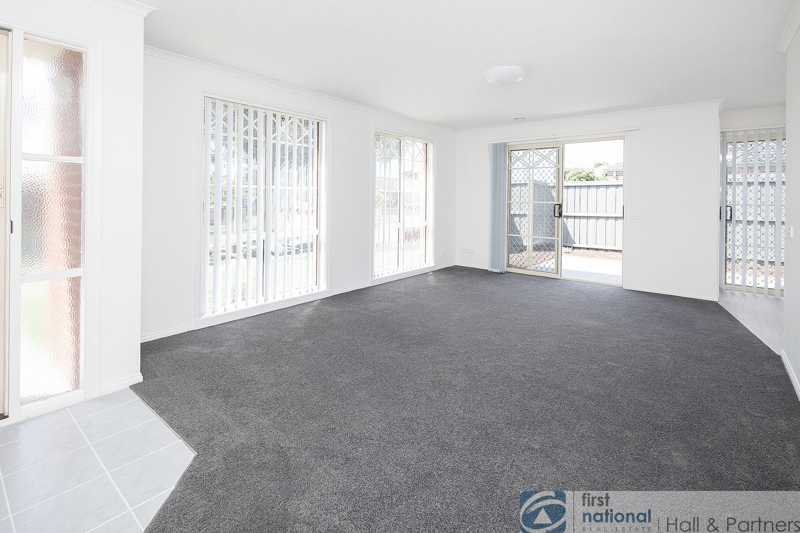 1/27 Wattle Drive, Doveton VIC 3177, Image 2