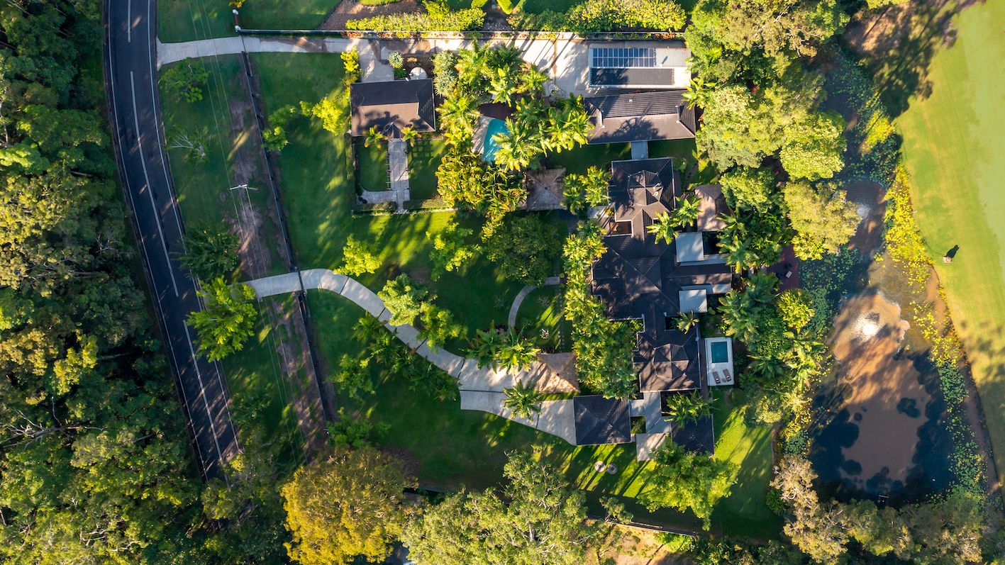 6 bedrooms House in 30 Sawreys Road FOREST GLEN QLD, 4556