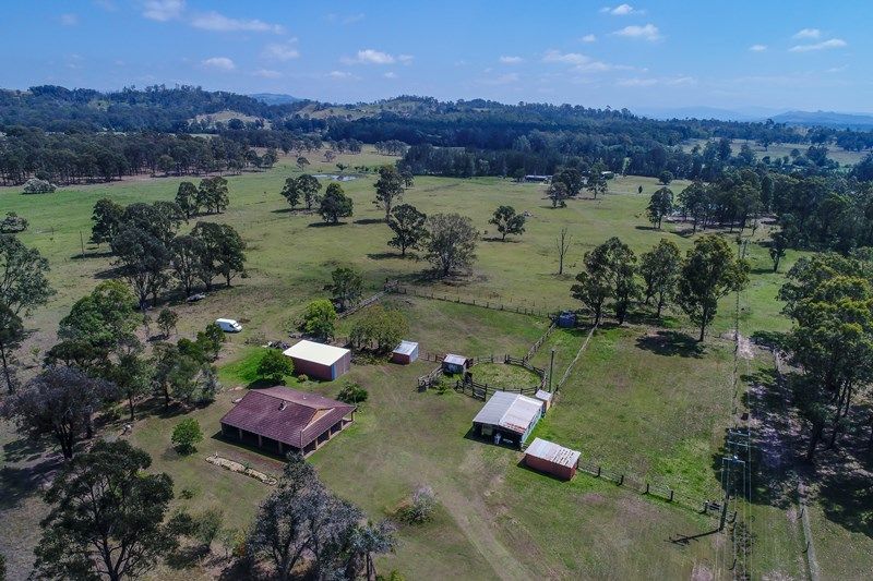 90 WallarobbaBrookfield Road, Brookfield Property History & Address