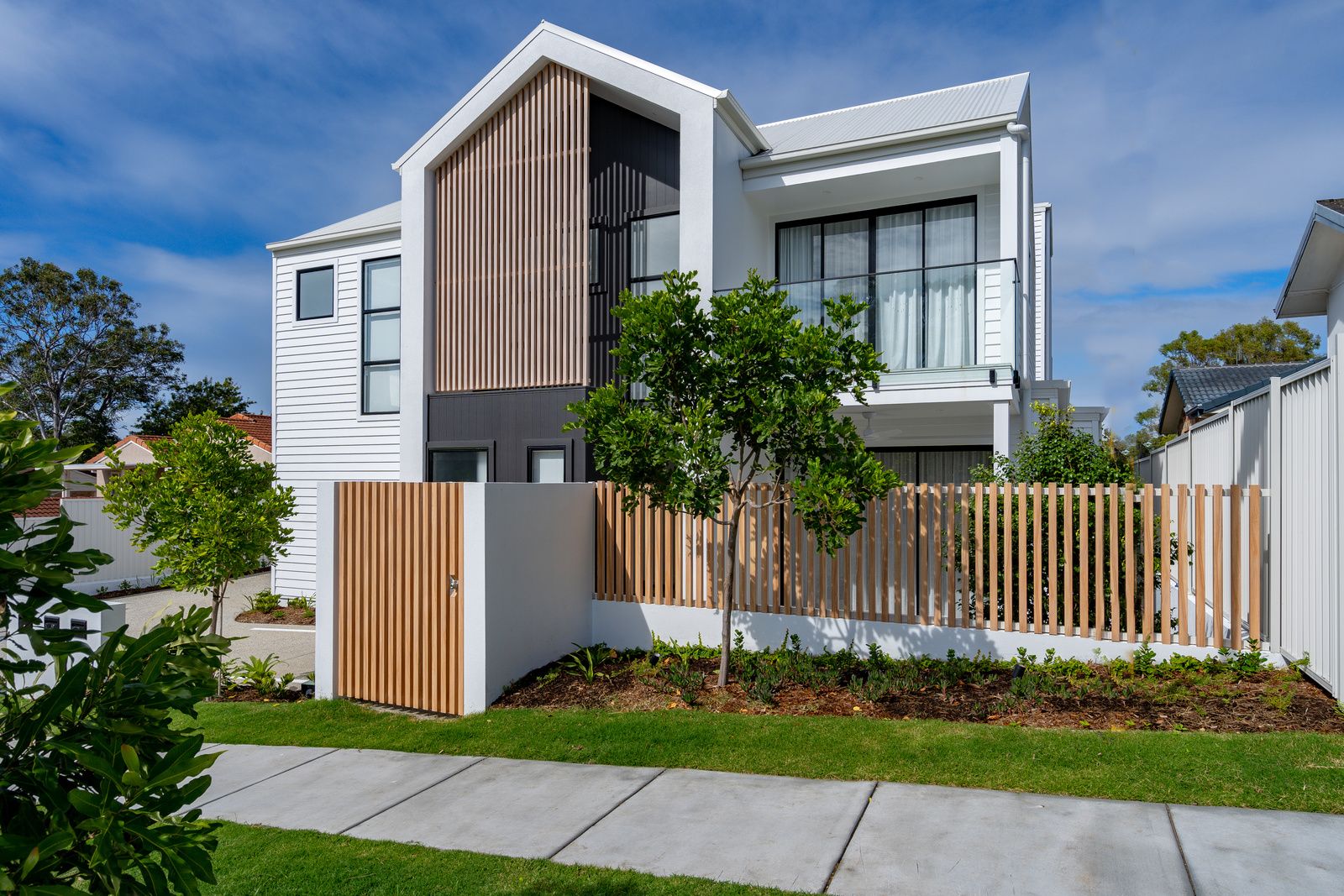3 bedrooms Townhouse in 1/60 Falconer Street SOUTHPORT QLD, 4215