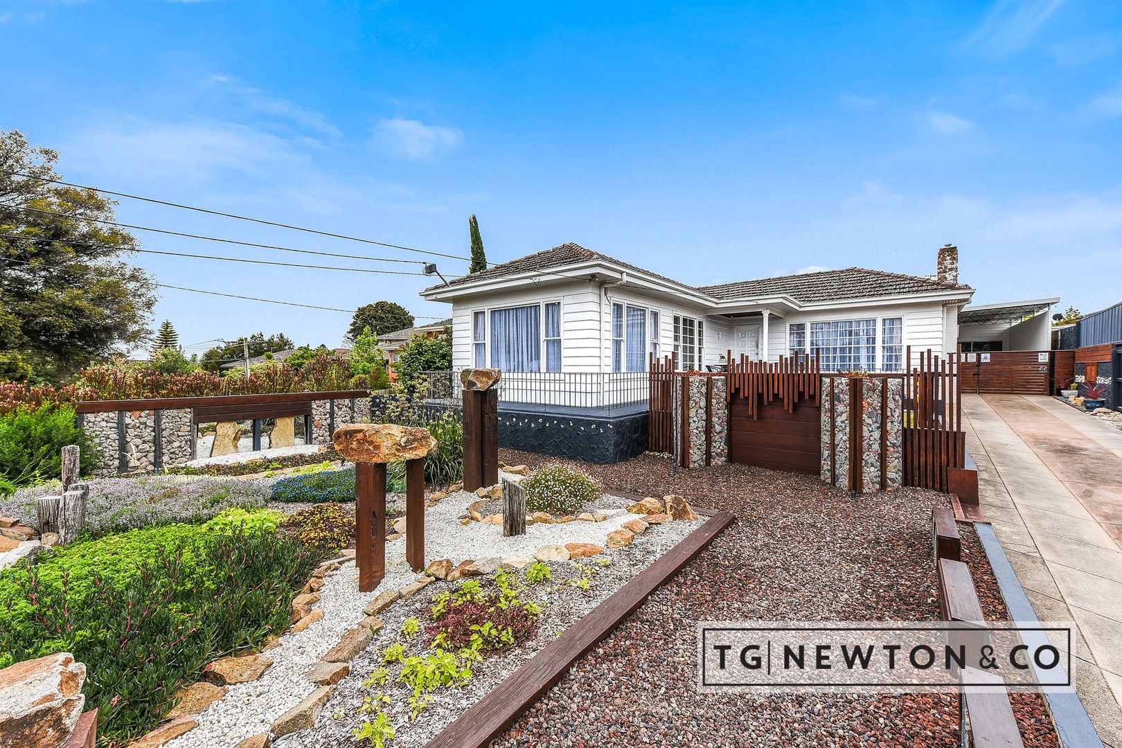 4 bedrooms House in 1 Dallas Avenue HUGHESDALE VIC, 3166