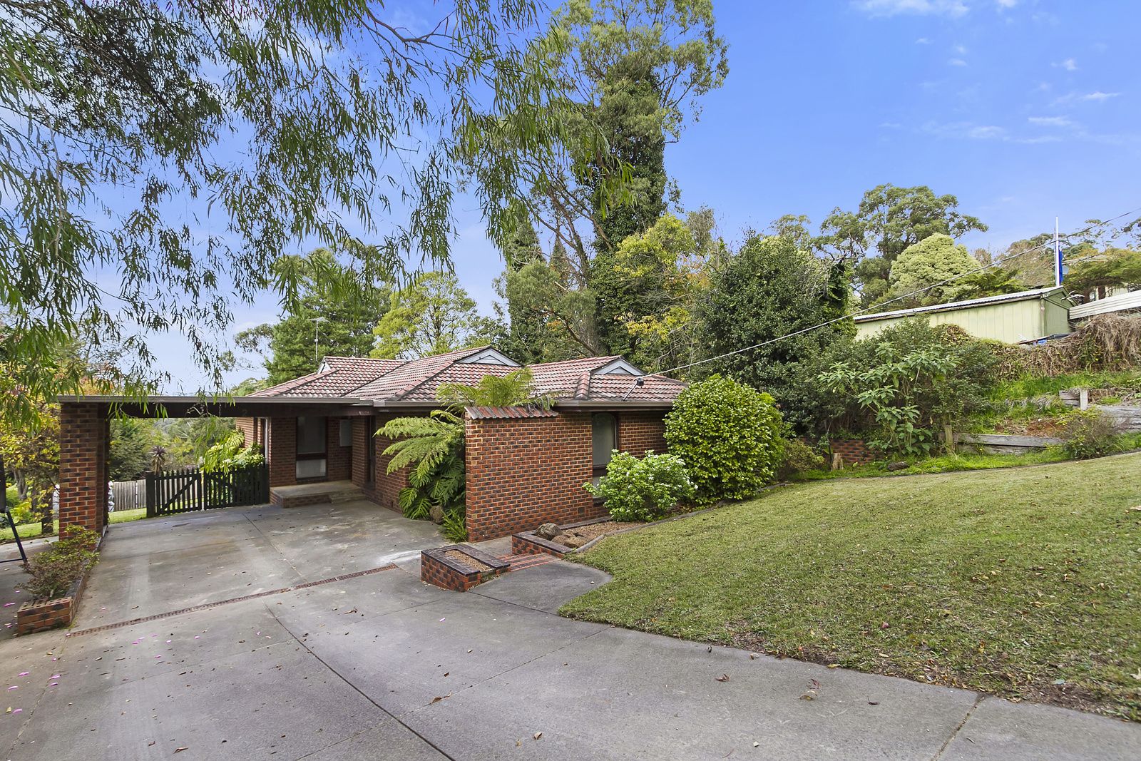 2 Birdwood Avenue, Cockatoo VIC 3781, Image 0