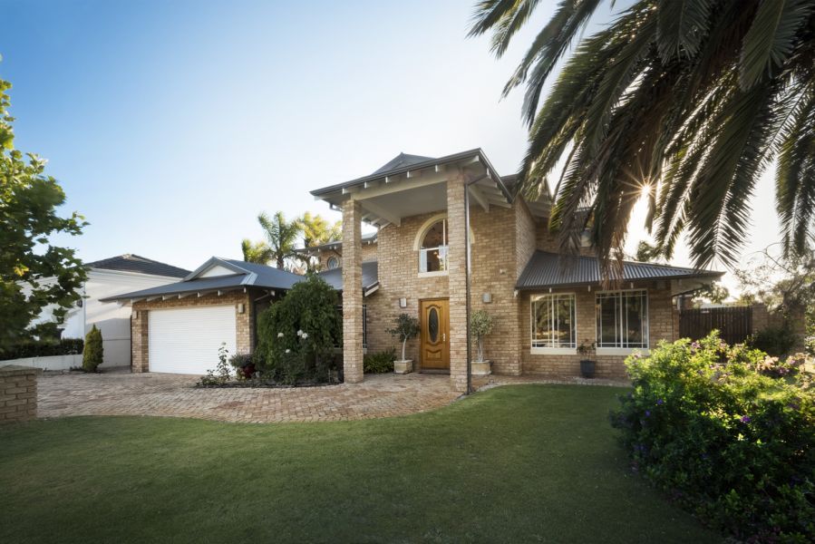 2 Vaucluse Place, Kallaroo WA 6025