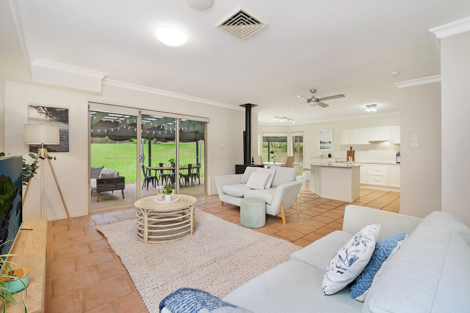 8 Treelands Drive, Jilliby NSW 2259, Image 2