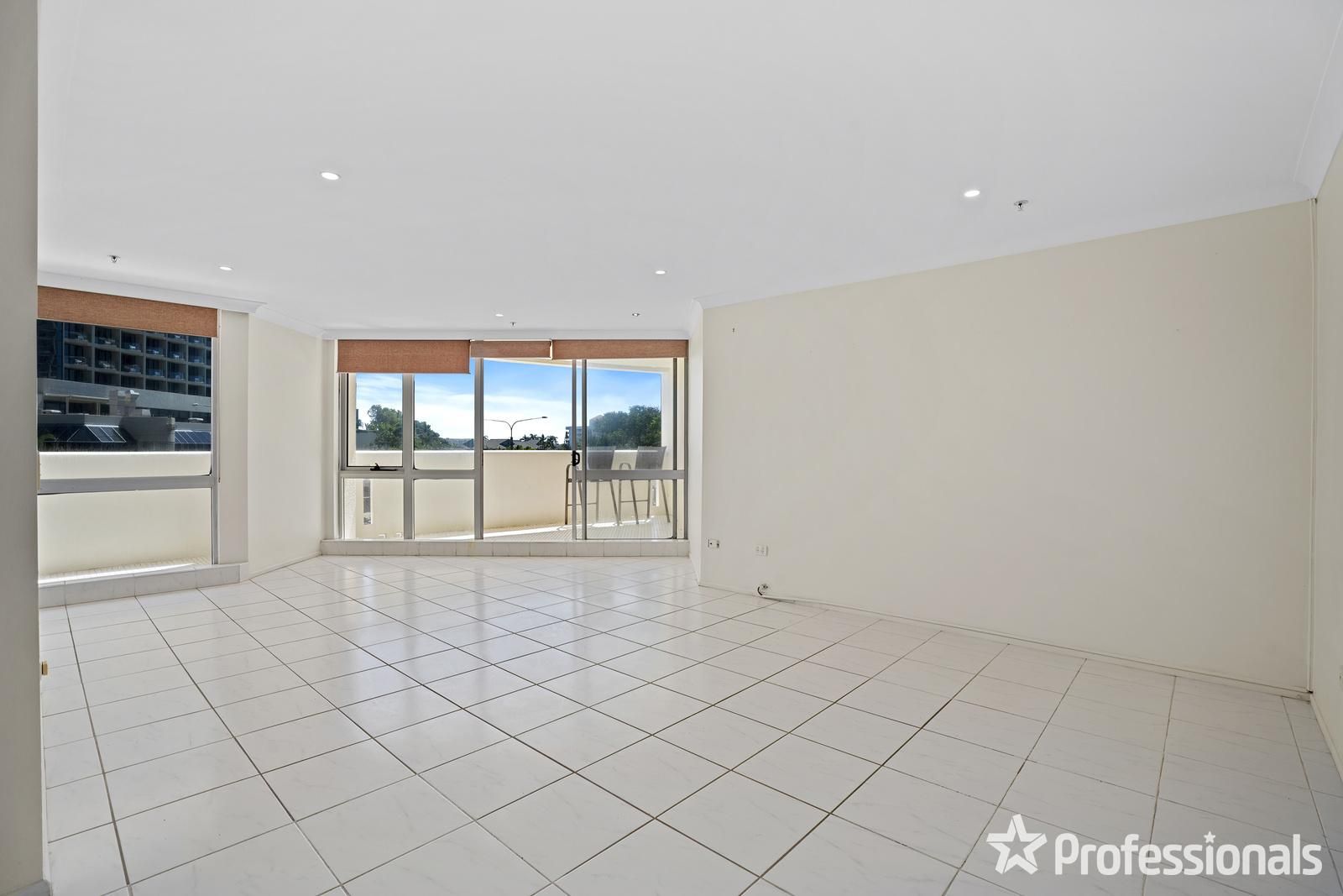 3/114 FOCUS THE ESPLANADE, Surfers Paradise QLD 4217, Image 2