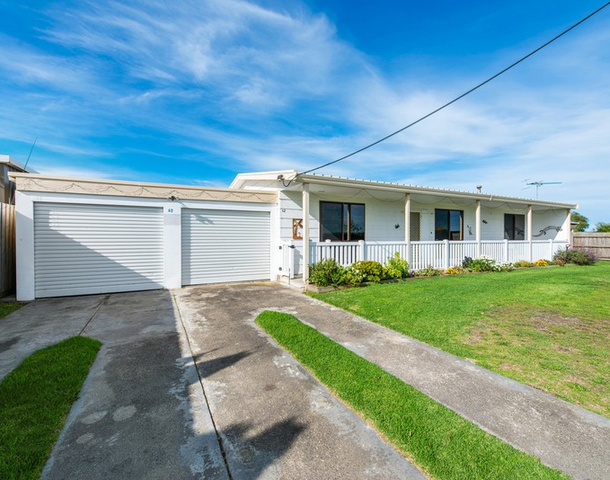 42 Ellen Avenue, Seaspray VIC 3851