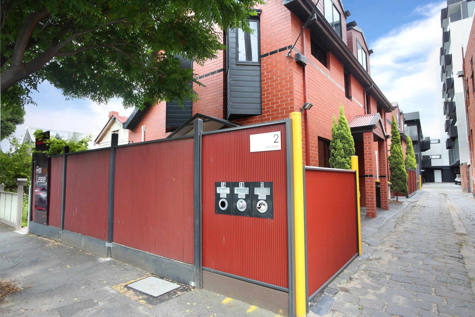 2 bedrooms Townhouse in 1a/2 Elm Street NORTHCOTE VIC, 3070