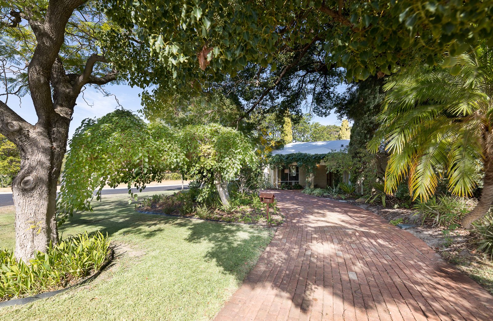 25 Duncraig Road, Applecross WA 6153, Image 0