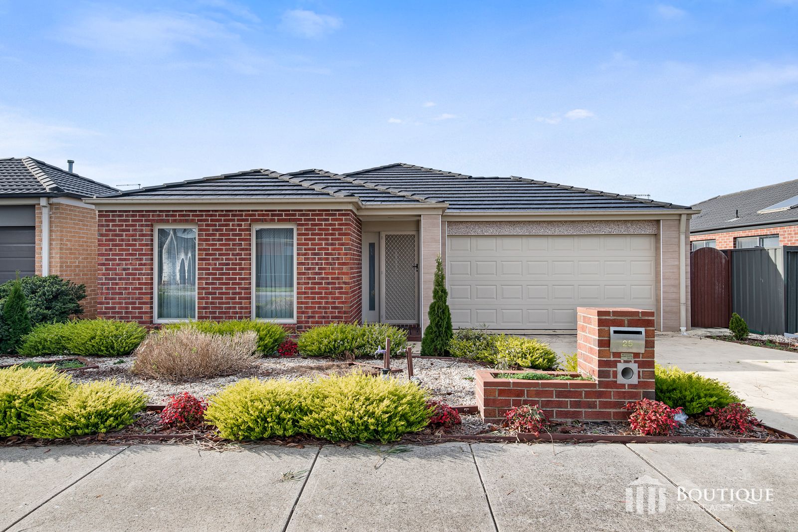 4 bedrooms House in 25 Artfield Street CRANBOURNE EAST VIC, 3977