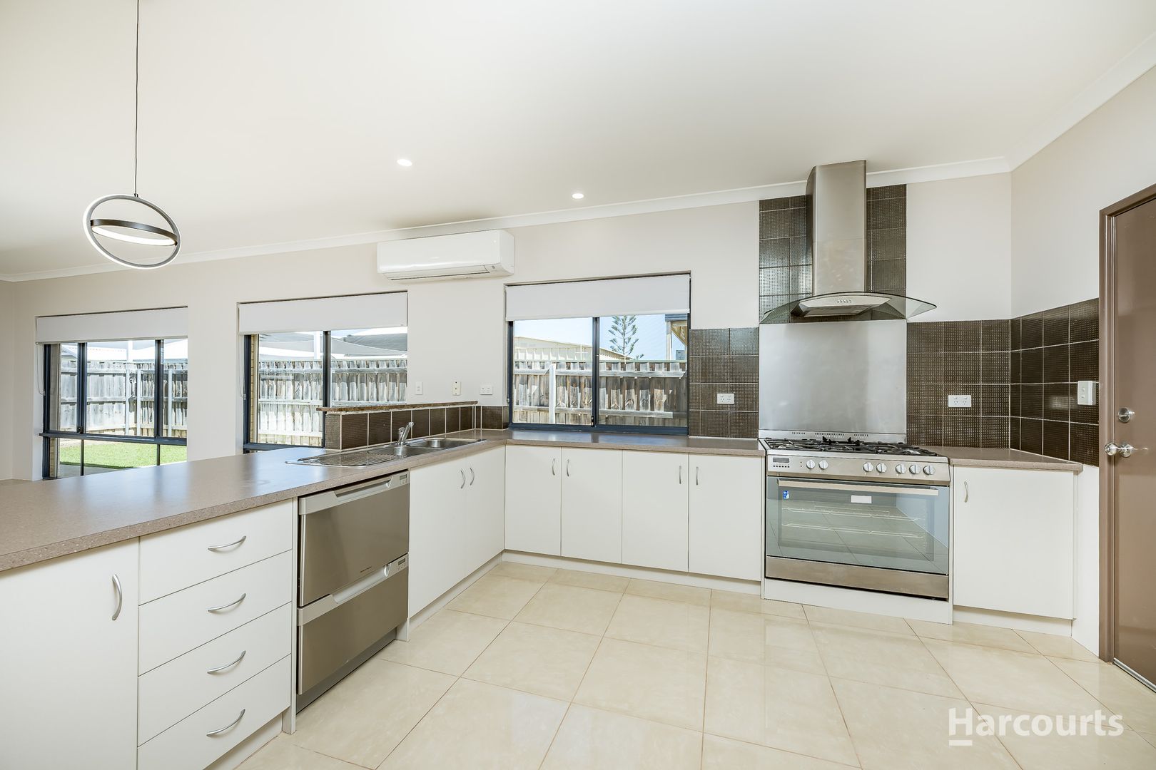 61 Hampshire Drive, Quinns Rocks WA 6030, Image 2