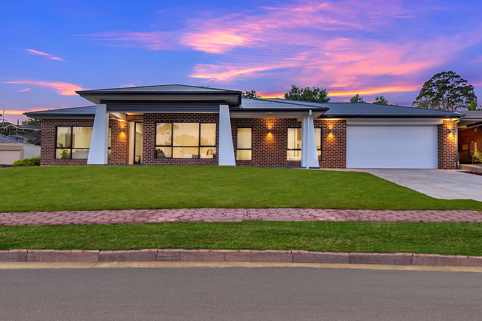 4 bedrooms House in 14 Derwent Terrace VALLEY VIEW SA, 5093
