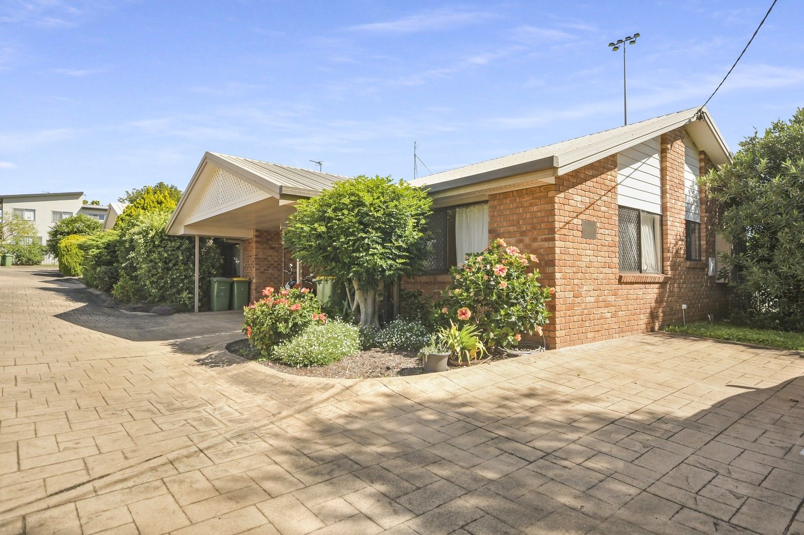 2 bedrooms Apartment / Unit / Flat in Unit 1/32 Stone Street WILSONTON QLD, 4350