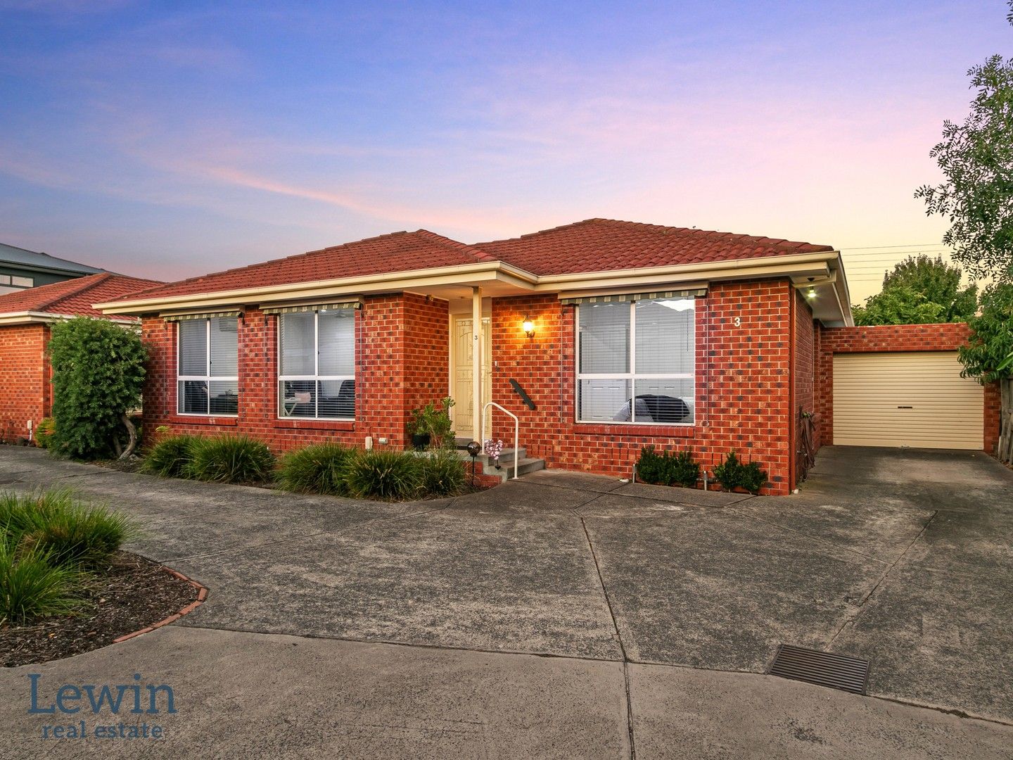 3 bedrooms Villa in 3/2 Tilley Street CHELTENHAM VIC, 3192