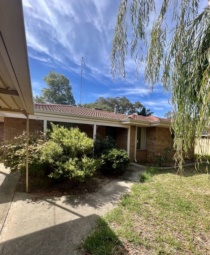 4 bedrooms House in 10 WINDSOR WAY FALCON WA, 6210