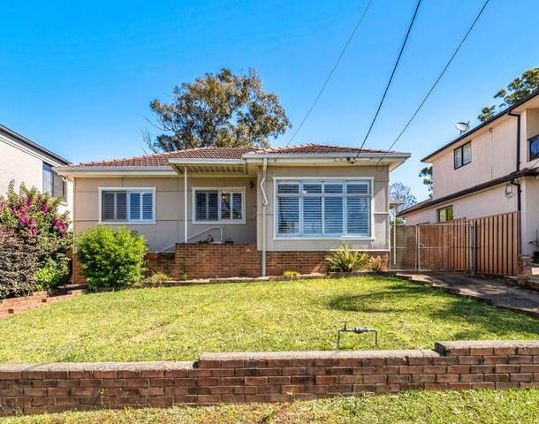 17 Hall Crescent, Padstow NSW 2211