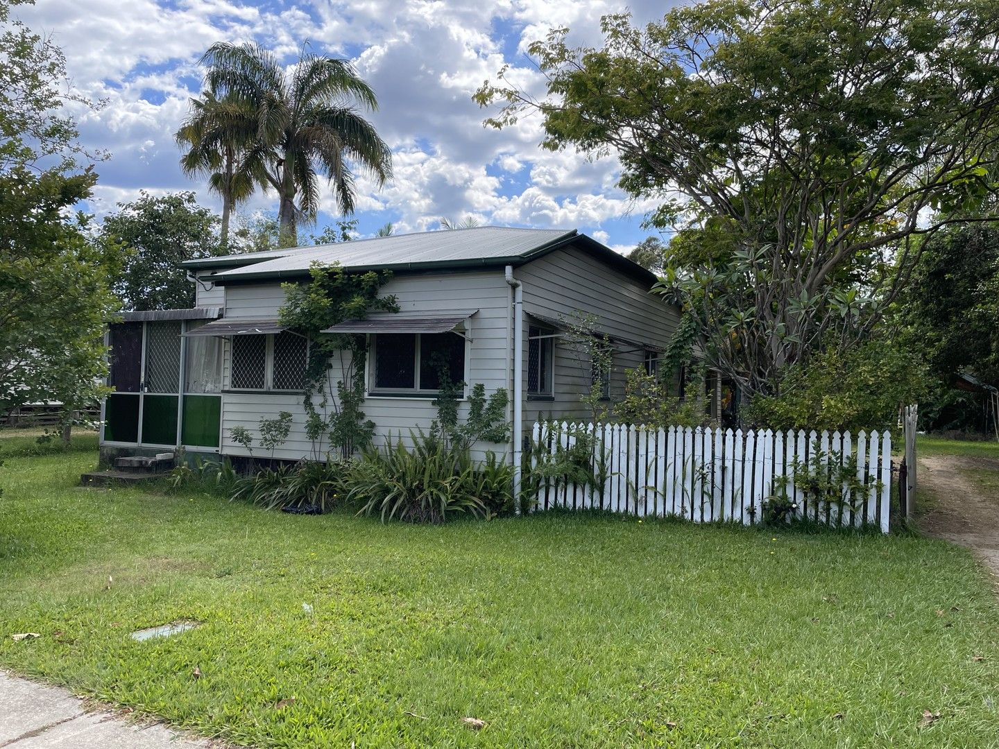 3 bedrooms House in 11 Wallace St South CABOOLTURE QLD, 4510