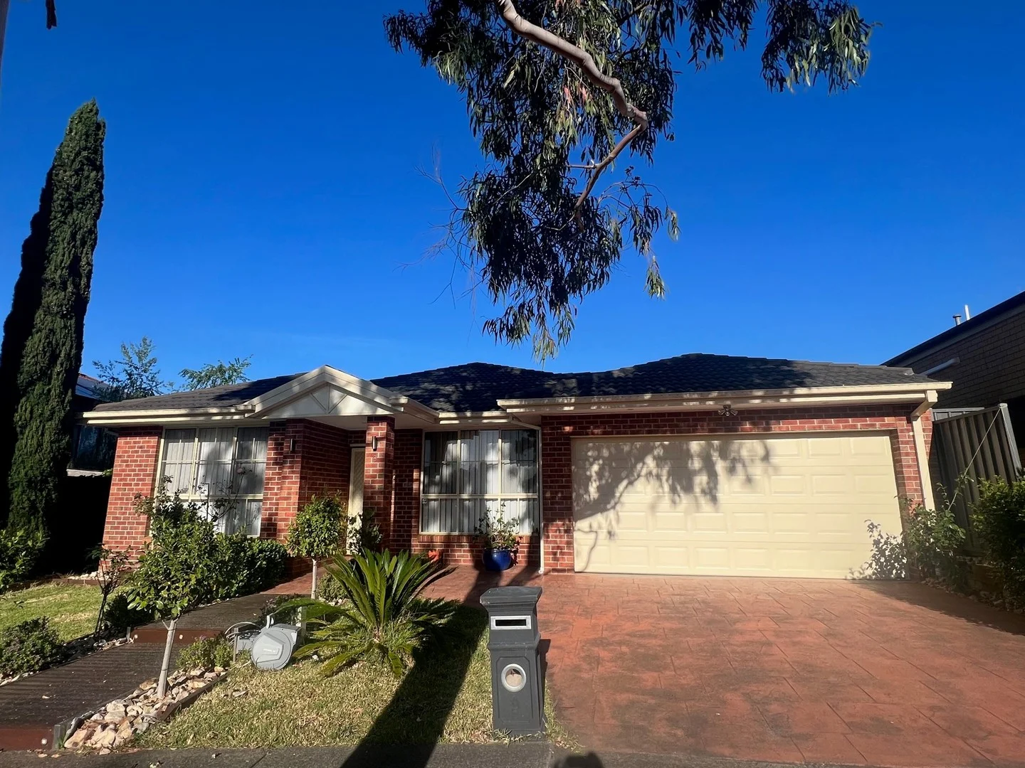 9 Gill Place, Caroline Springs VIC 3023