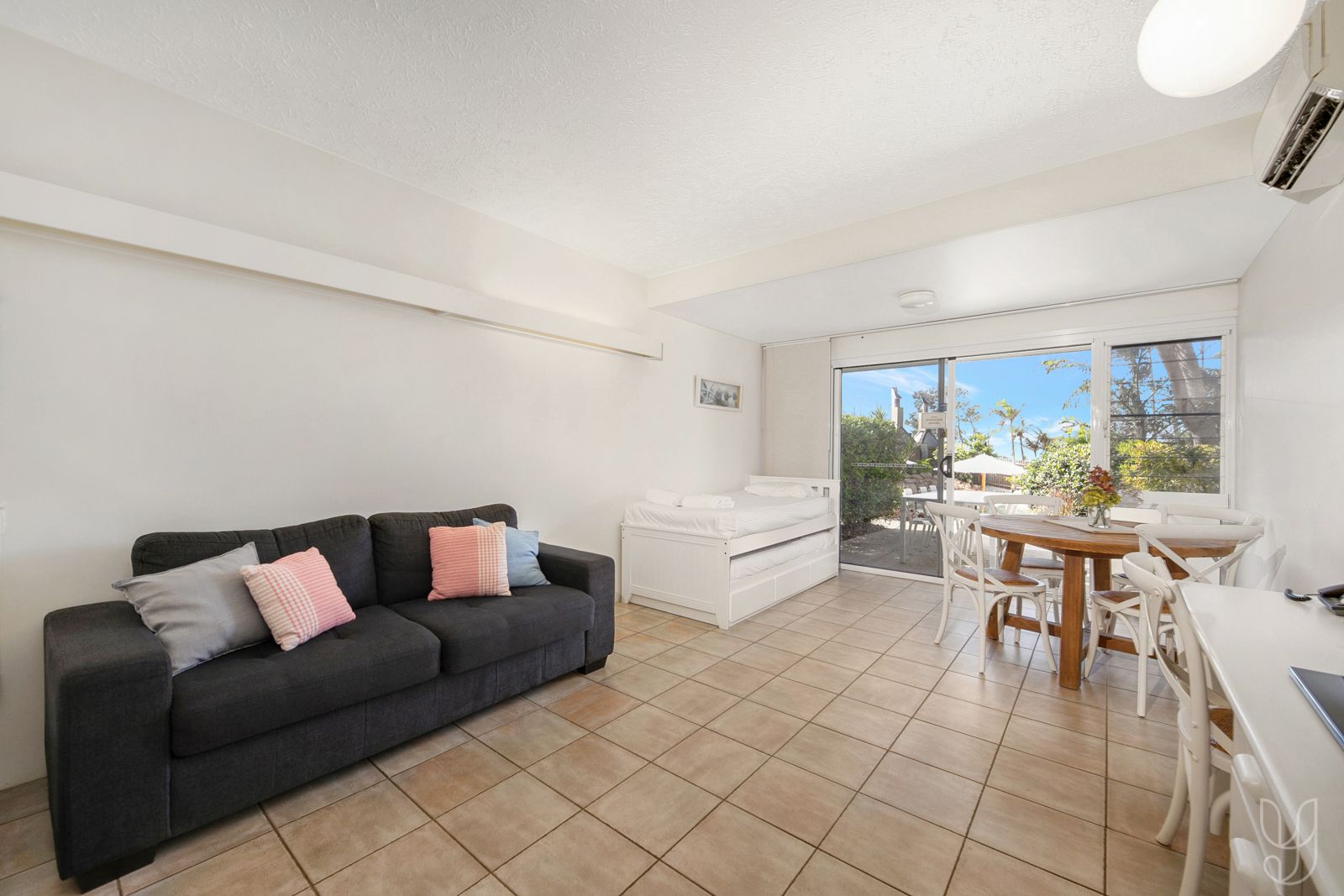 6/34-48 Vin E Jones Memorial Drive, Rosslyn QLD 4703, Image 2