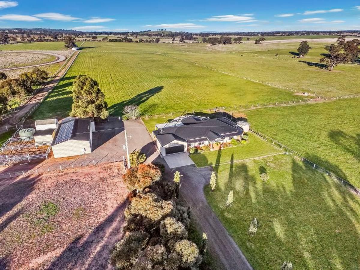 301 Pinchgut Lane, Shelbourne VIC 3515, Image 2