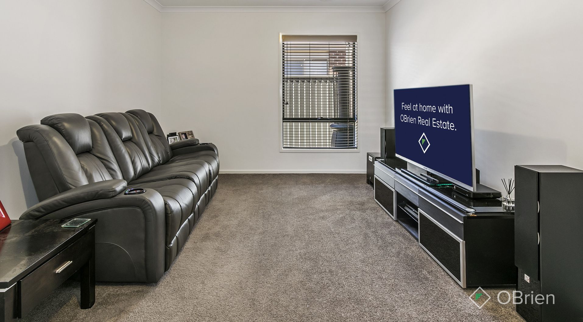 19 Fleuve Rise, Clyde North VIC 3978, Image 2