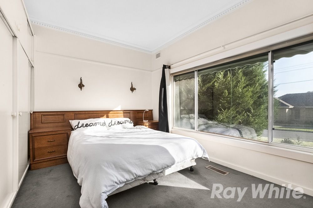 28 Edith Street, Glen Waverley VIC 3150, Image 2