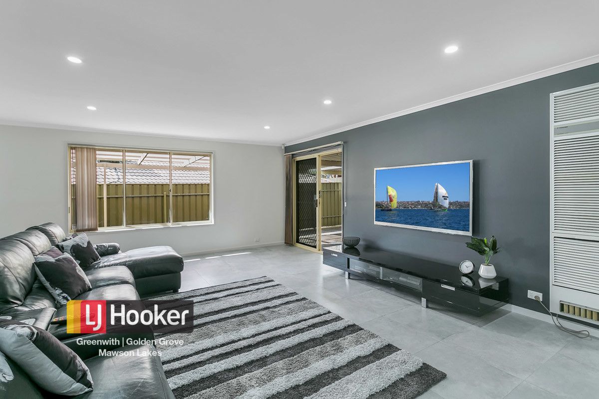 8 Manorhall Court, Salisbury Heights SA 5109, Image 2